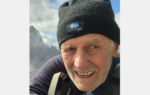 St Zacharie-Source de Nayes-Crête de la Larre (13)